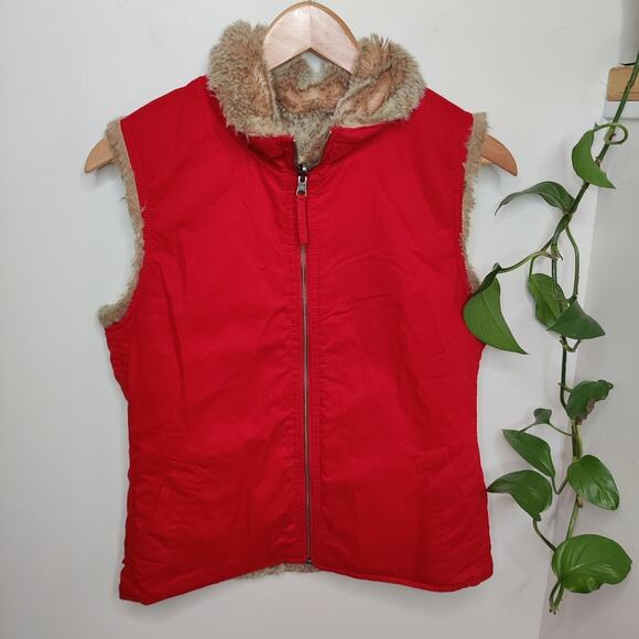 GAP Reversible Red Faux Fur Lined Zip Up Vest Size Small - Picture 1 of 9